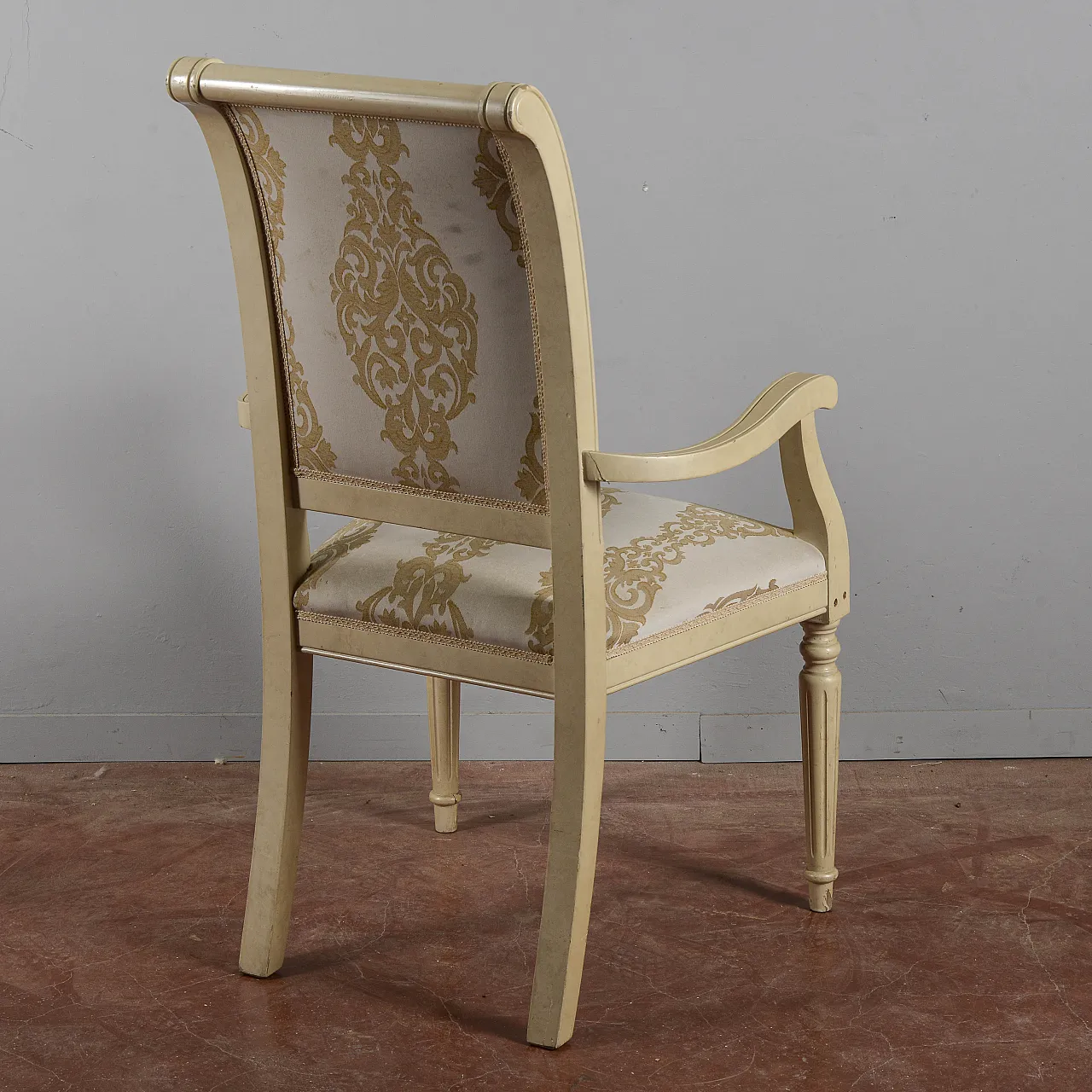 Poltrona classica verniciata con tessuto damascato, '800 4