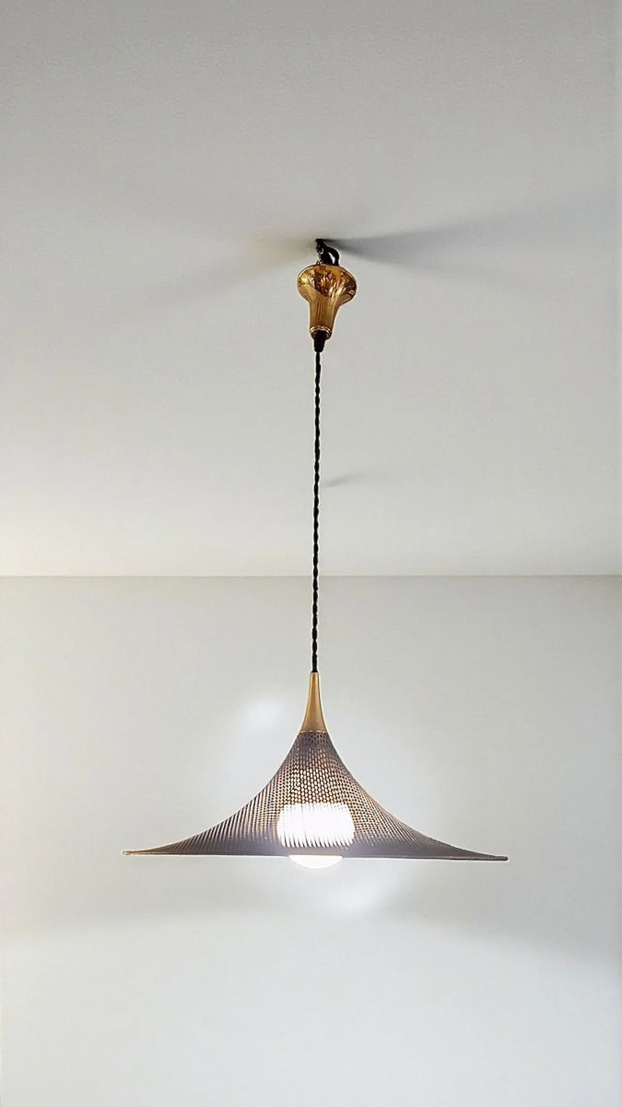 Pendant lamp in pierced brass in the style of Pilastro, 1960s 1