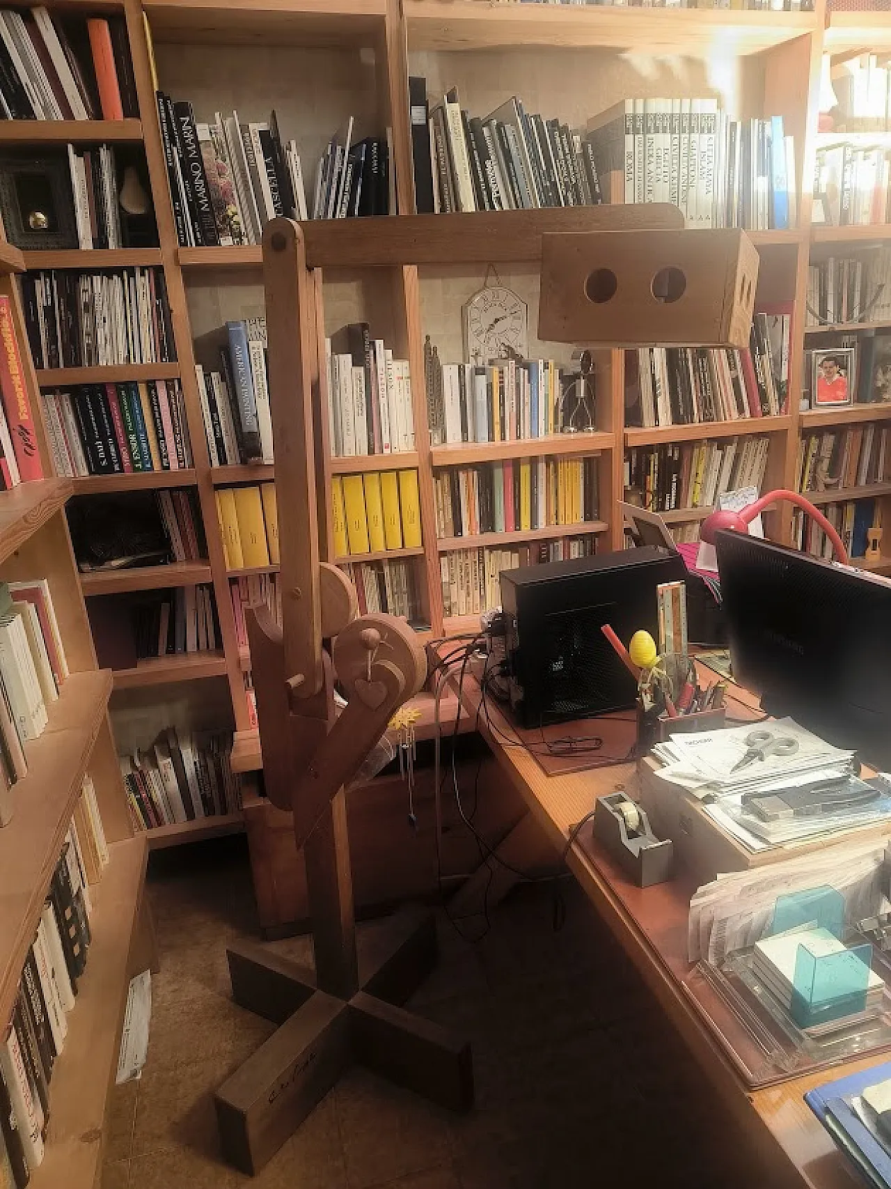 Pinocchio floor lamp in wood by Pietro Cascella for REFLO, 1970s 5