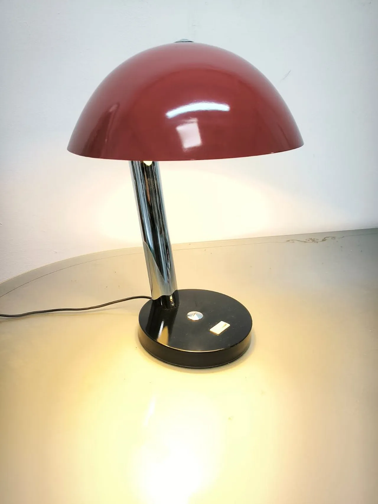Lampada con cupola orientabile, anni '60 11
