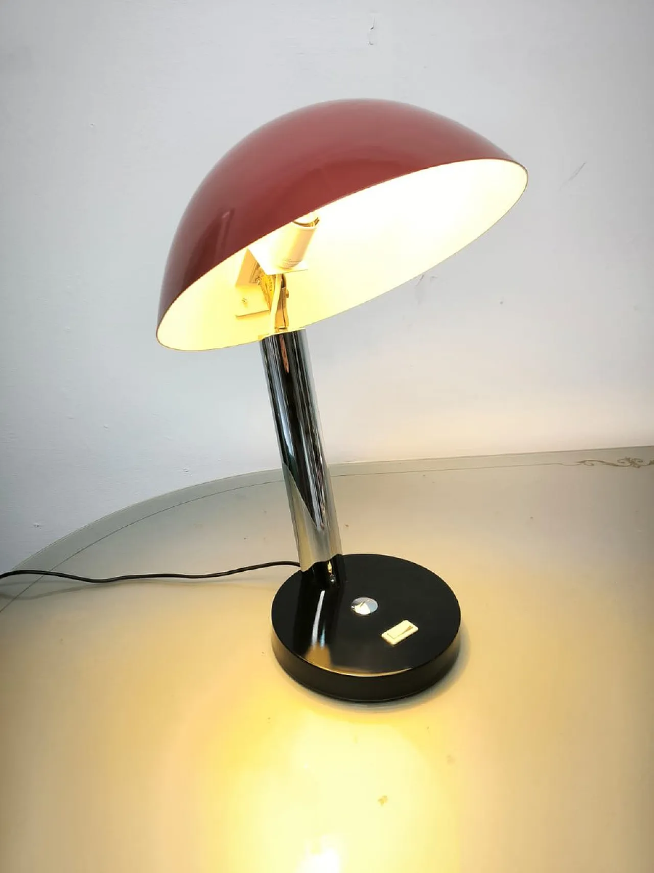 Lampada con cupola orientabile, anni '60 18