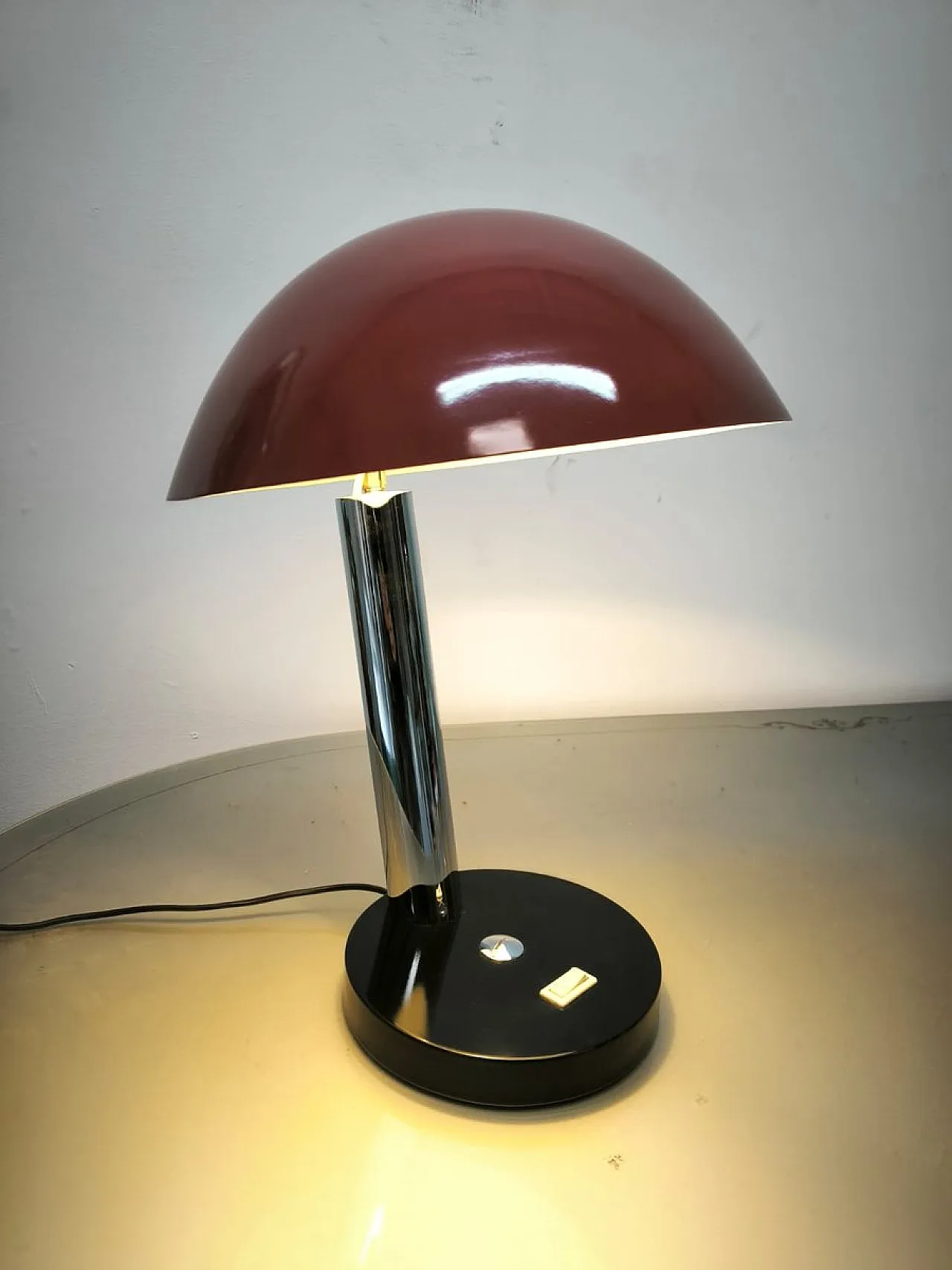 Lampada con cupola orientabile, anni '60 23
