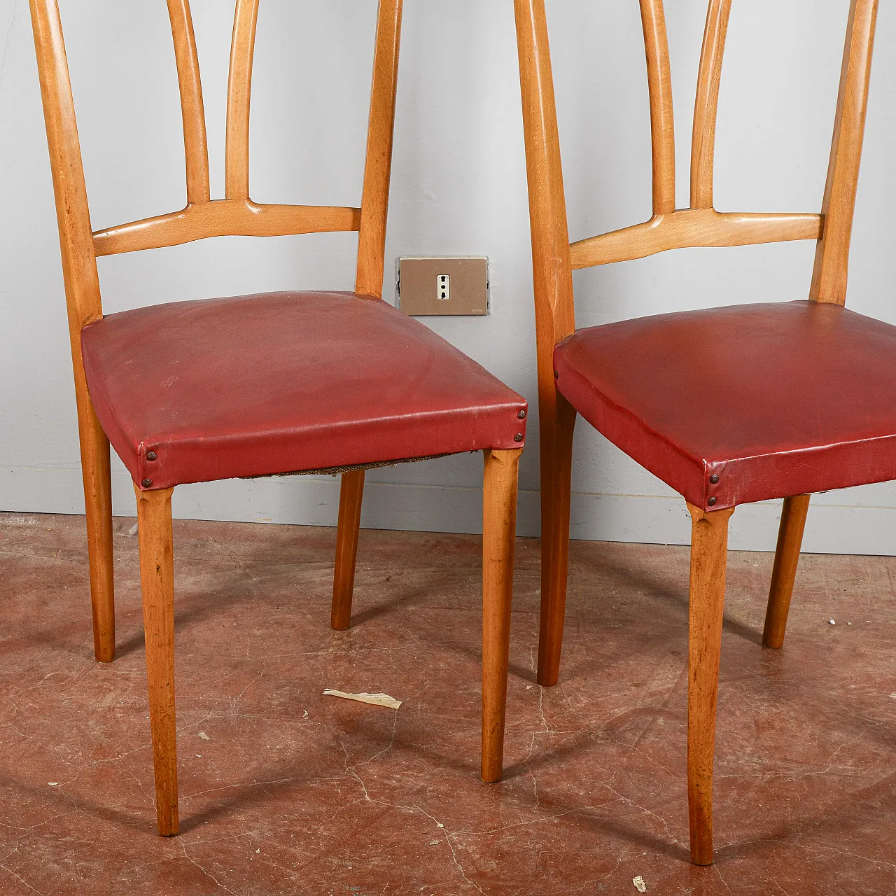 Coppia di sedie in vilpelle rossa, metà '900 6