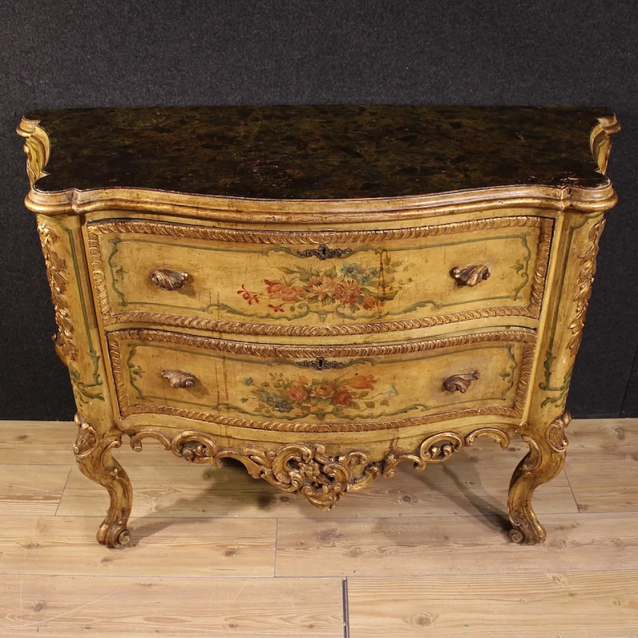 Venetian chest of drawers in Baroque style, the 20th century 3