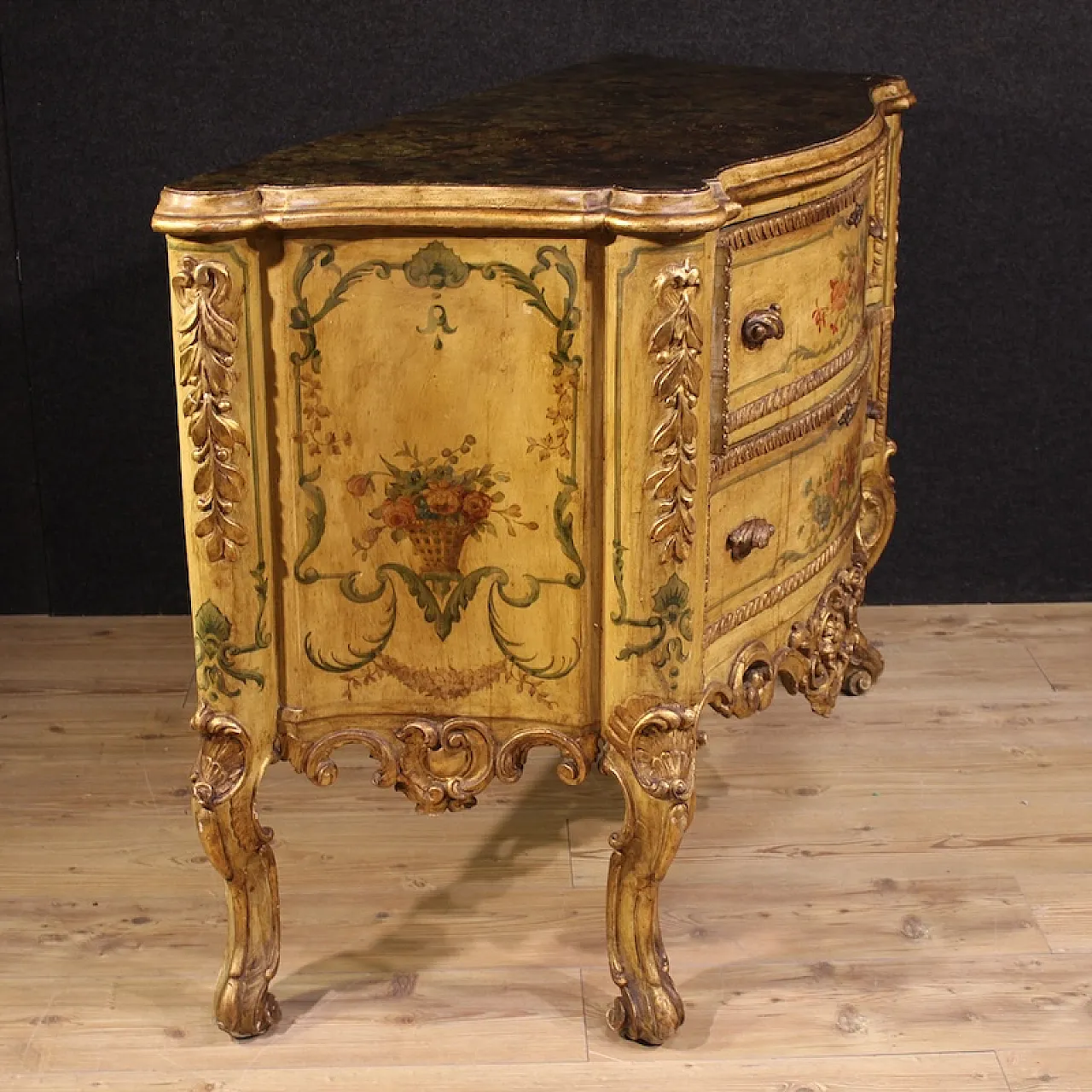Venetian chest of drawers in Baroque style, the 20th century 4