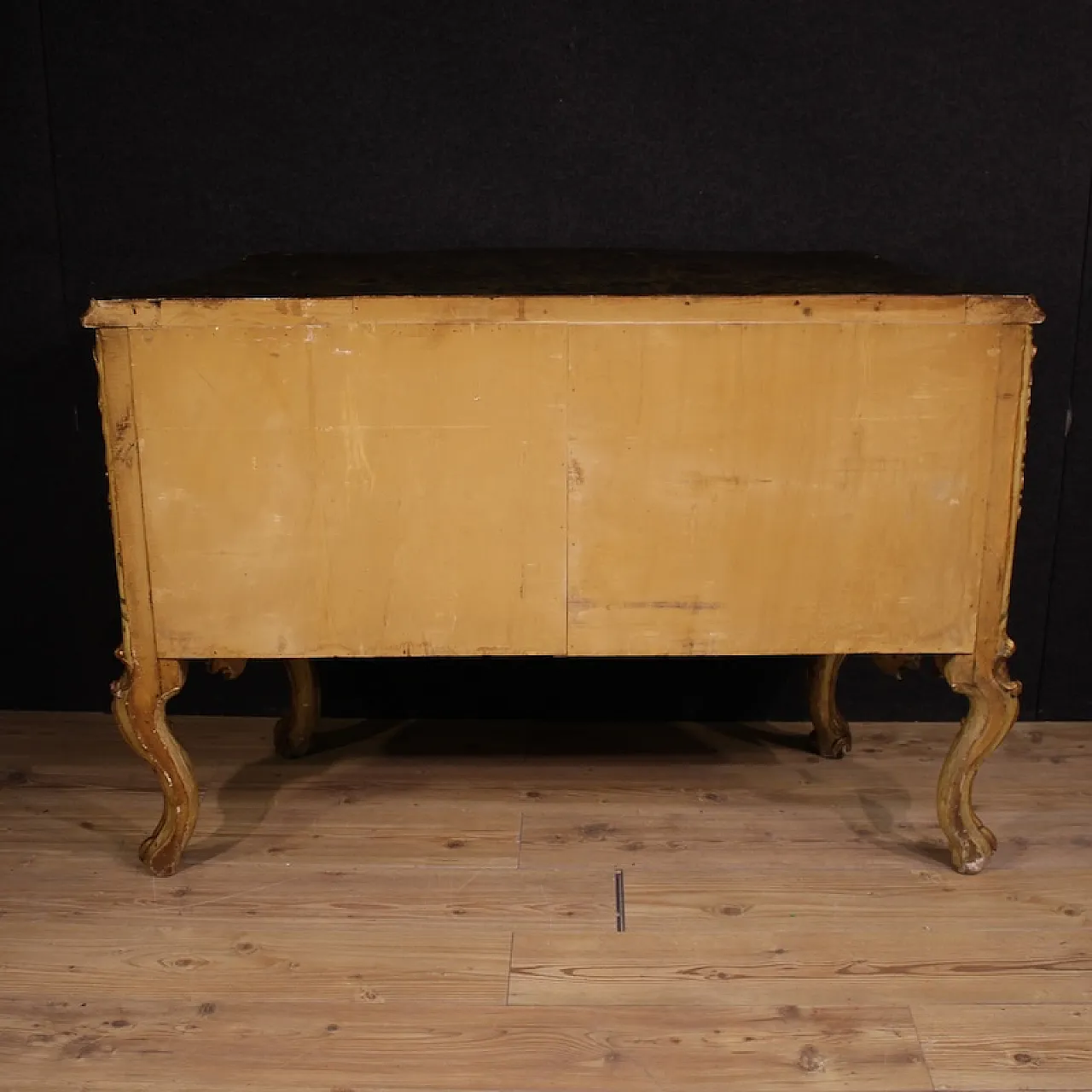 Venetian chest of drawers in Baroque style, the 20th century 8