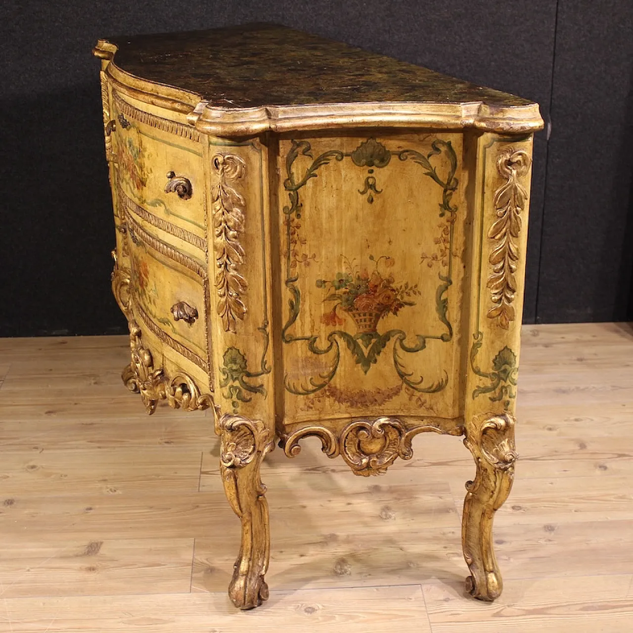 Venetian chest of drawers in Baroque style, the 20th century 9