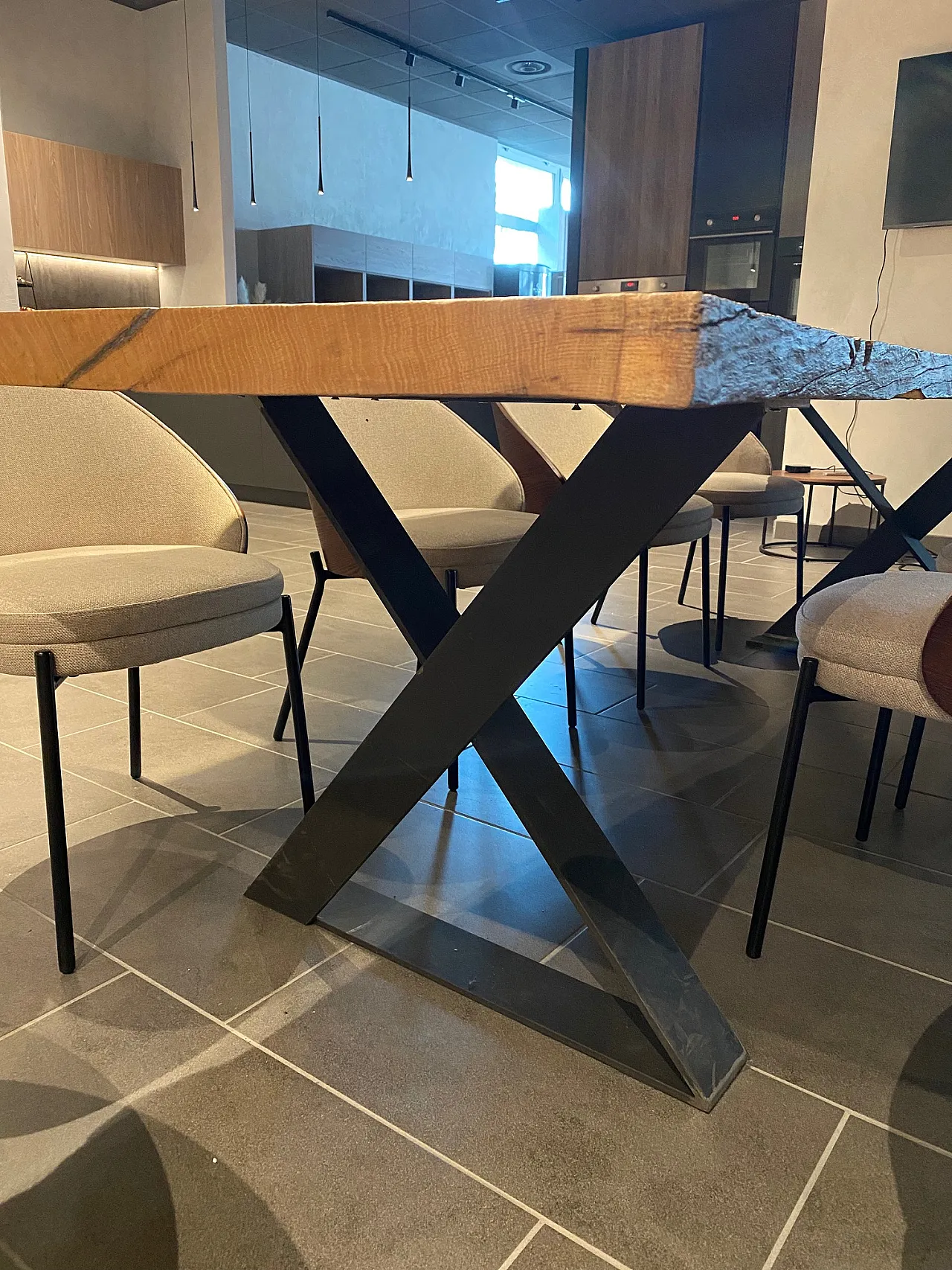 Tavolo da pranzo in legno Live Edge, 2000 4