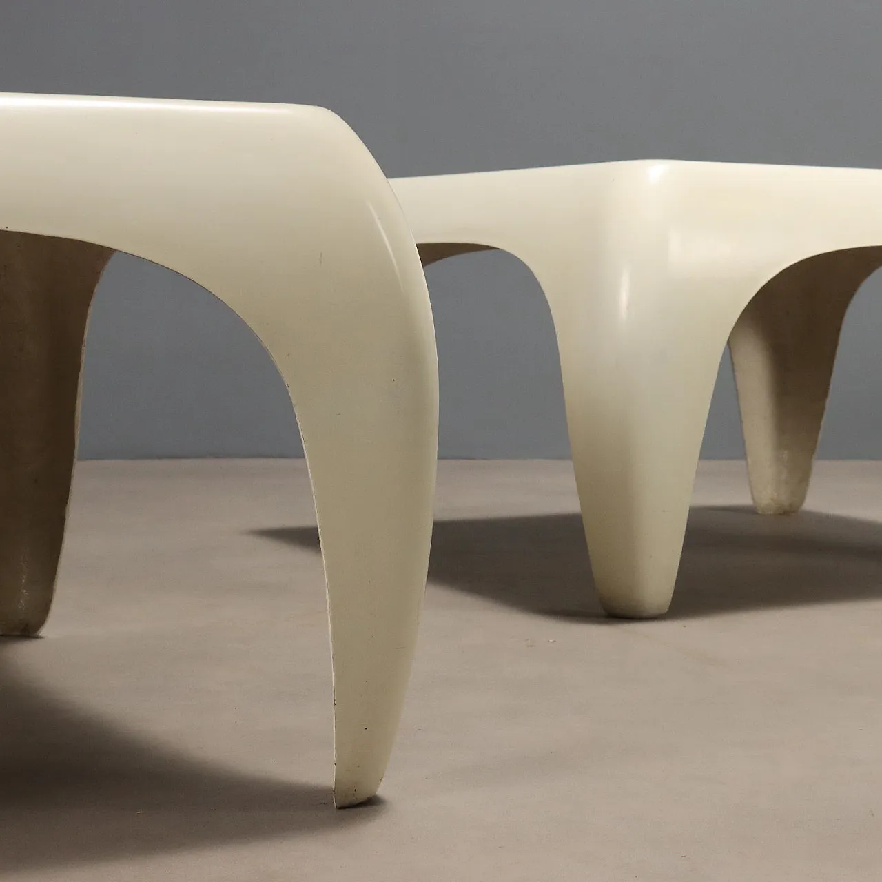 Coppia di tavolini Space Age, fine '900 4