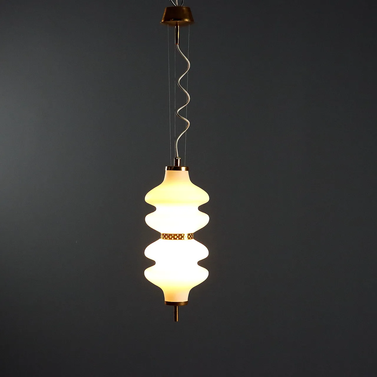 Lampada a sospensione in vetro e ottone, anni '60 1