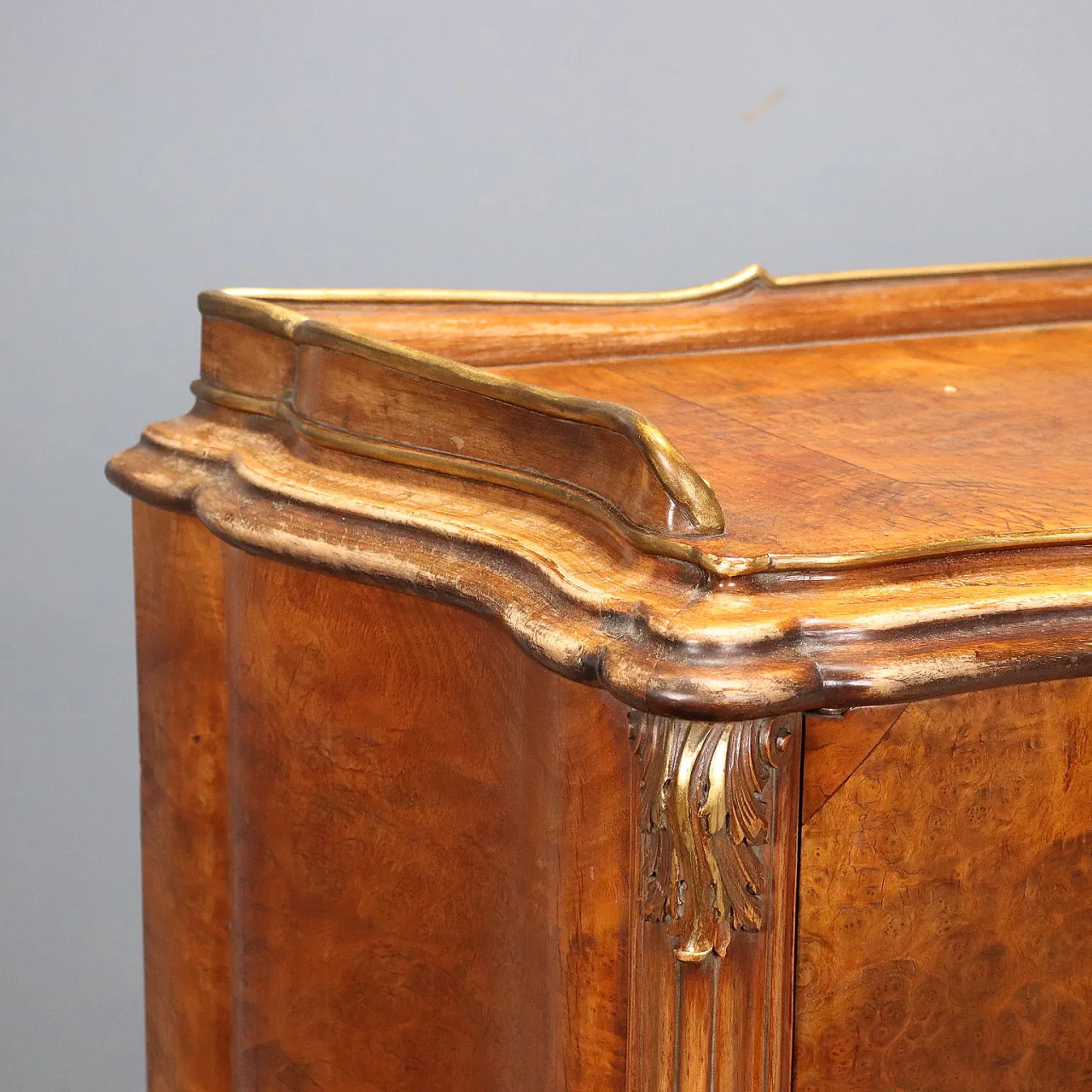 Credenza in stile Chippendale in noce e radica, primo '900 8