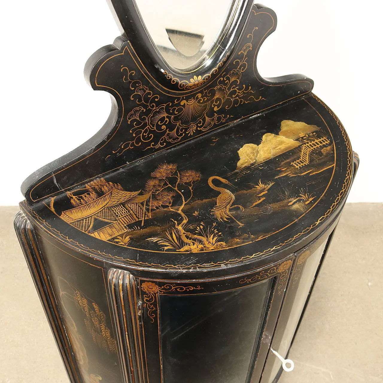 Vetrinetta a semi cerchio con specchio in stile Chinoiserie, '900 9