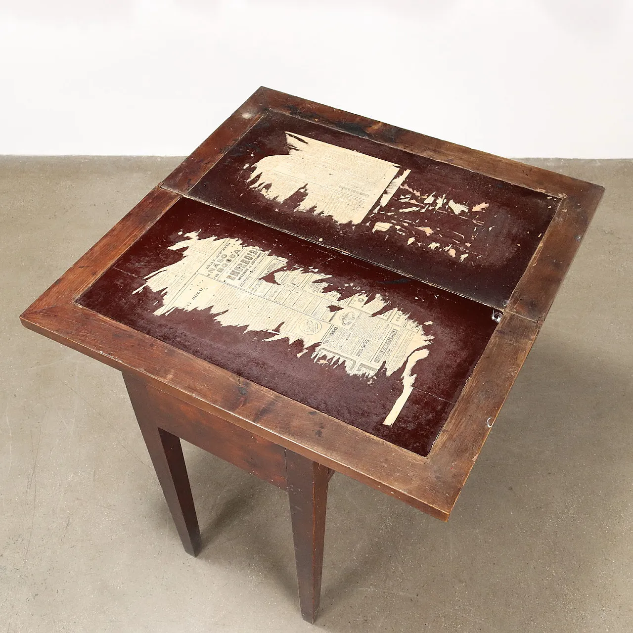 Game table with openable walnut top, 19th century 4