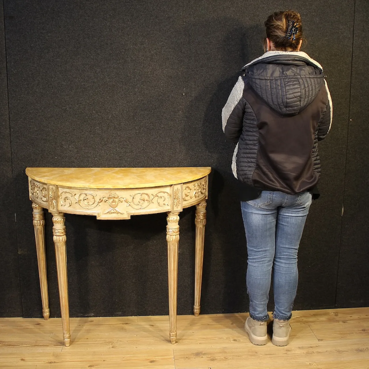 Louis XVI style lacquered cerved console, 20th century 3
