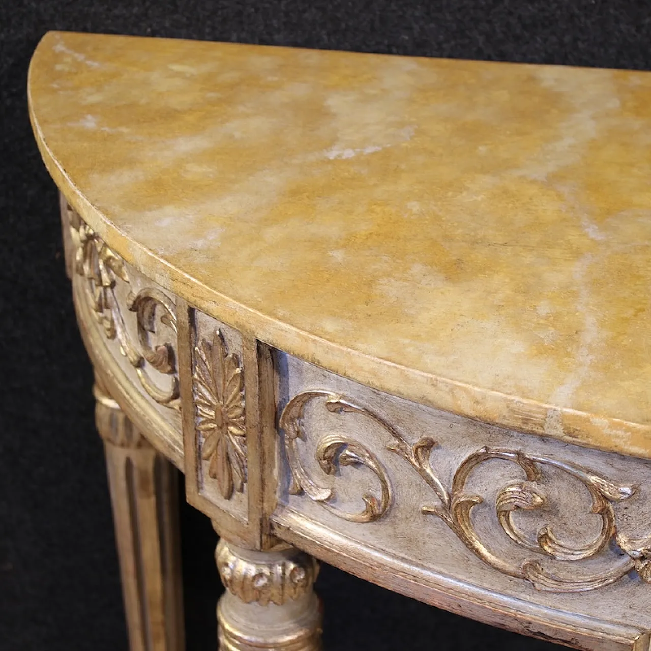 Louis XVI style lacquered cerved console, 20th century 4