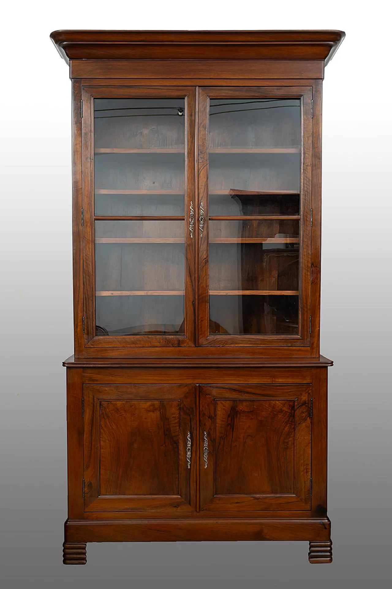 Credenza provenzale a cappuccina doppio corpo in noce, '800 1