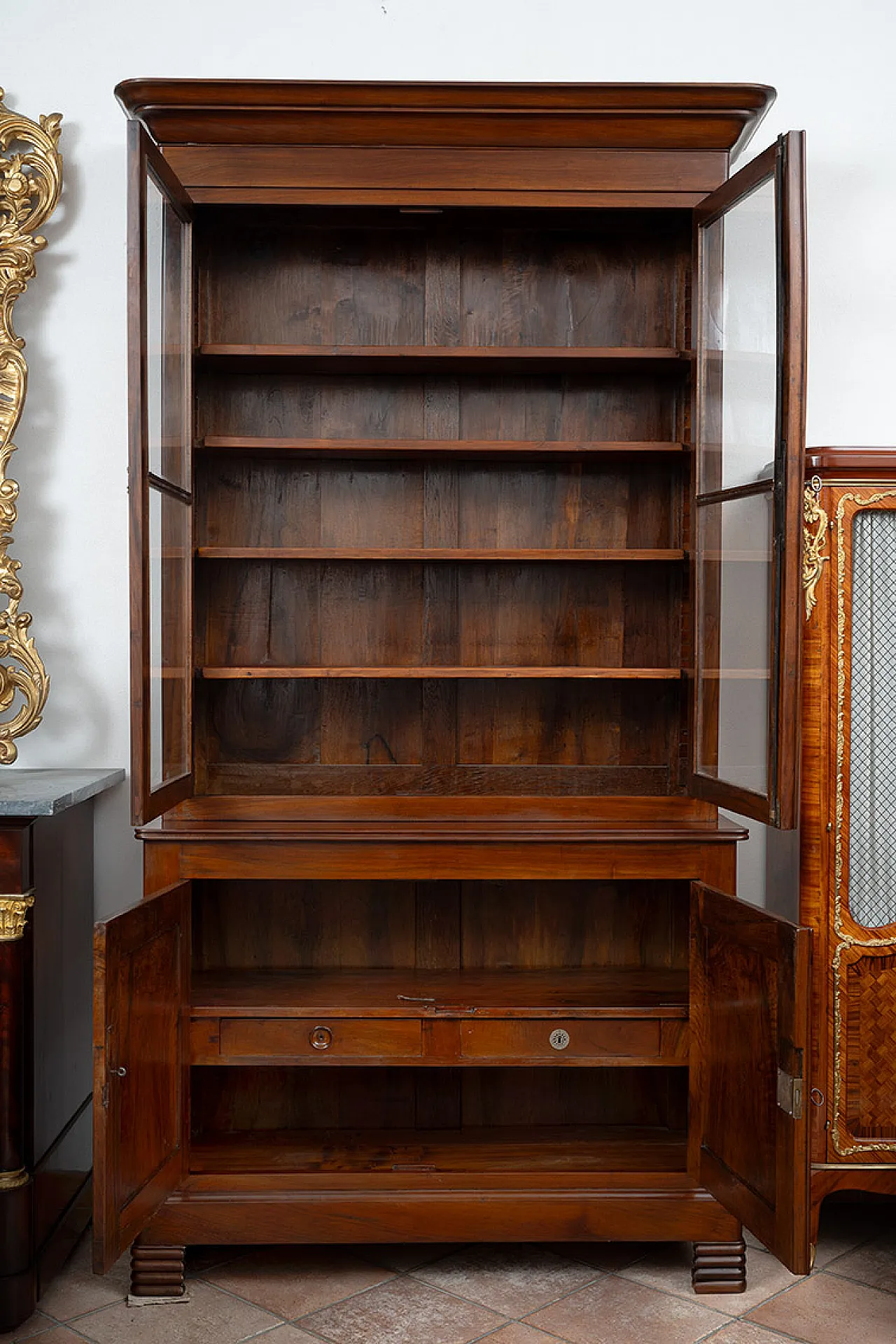 Credenza provenzale a cappuccina doppio corpo in noce, '800 2