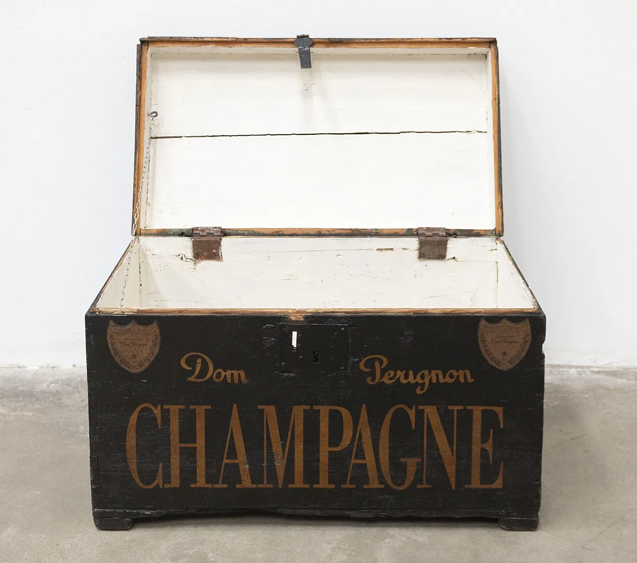 Decorated fir wood trunk Champagne Dom Perignon, late 19th century 3