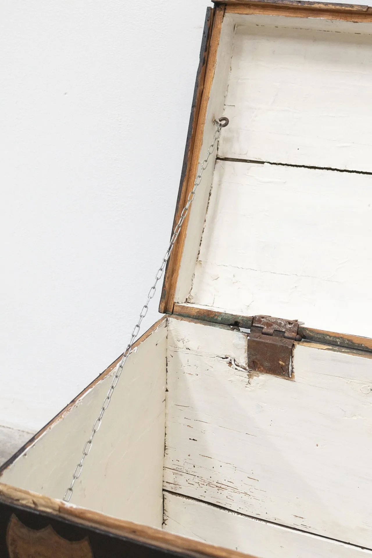 Decorated fir wood trunk Champagne Dom Perignon, late 19th century 5