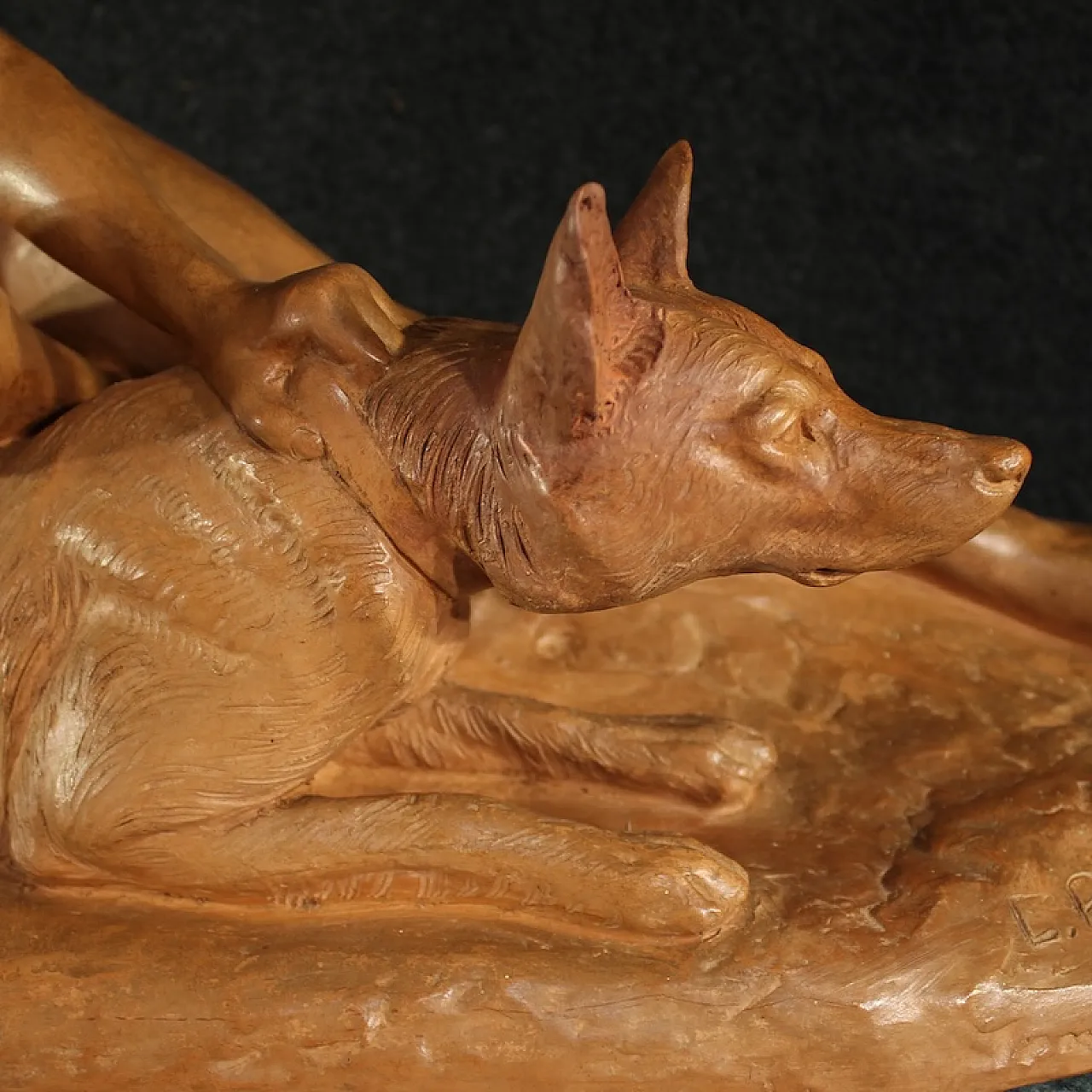 Scultura Art Deco con donna e cani in terracotta, '900 4