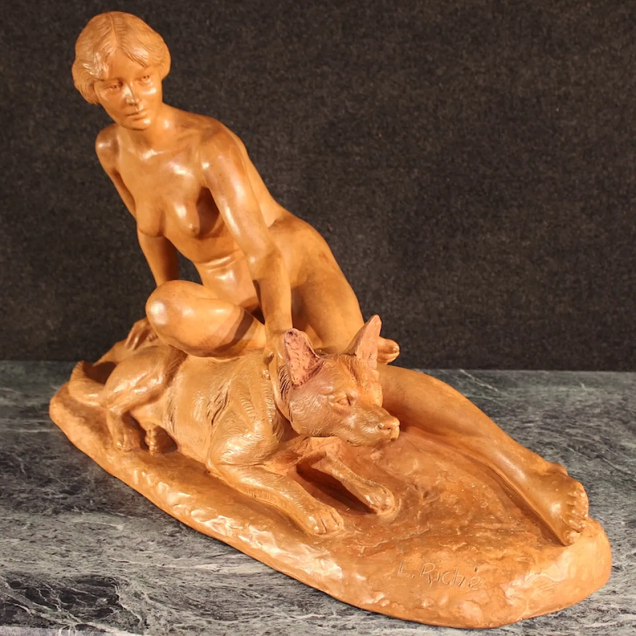 Scultura Art Deco con donna e cani in terracotta, '900 6