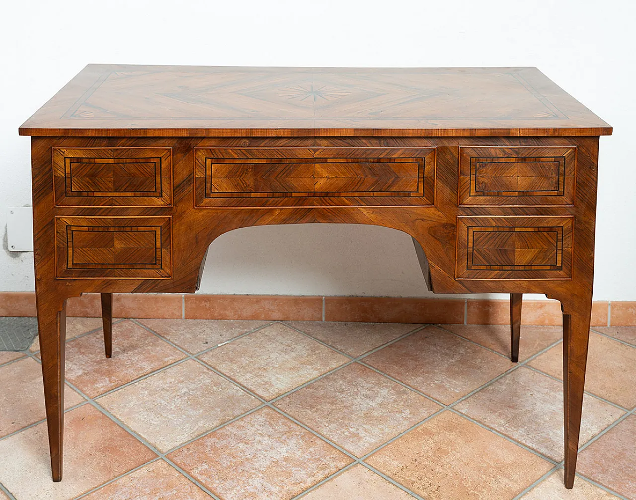 Louis XVI desk for the center of the room in briarwood, 19th century 5