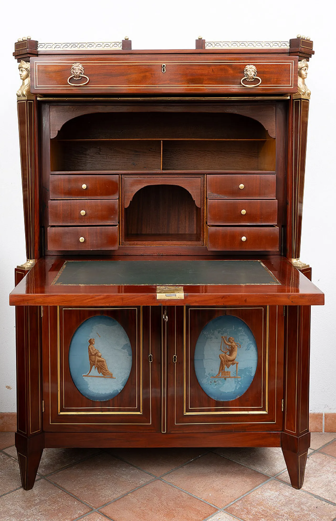 Mahogany feather secretaire with inserts, 19th century 2