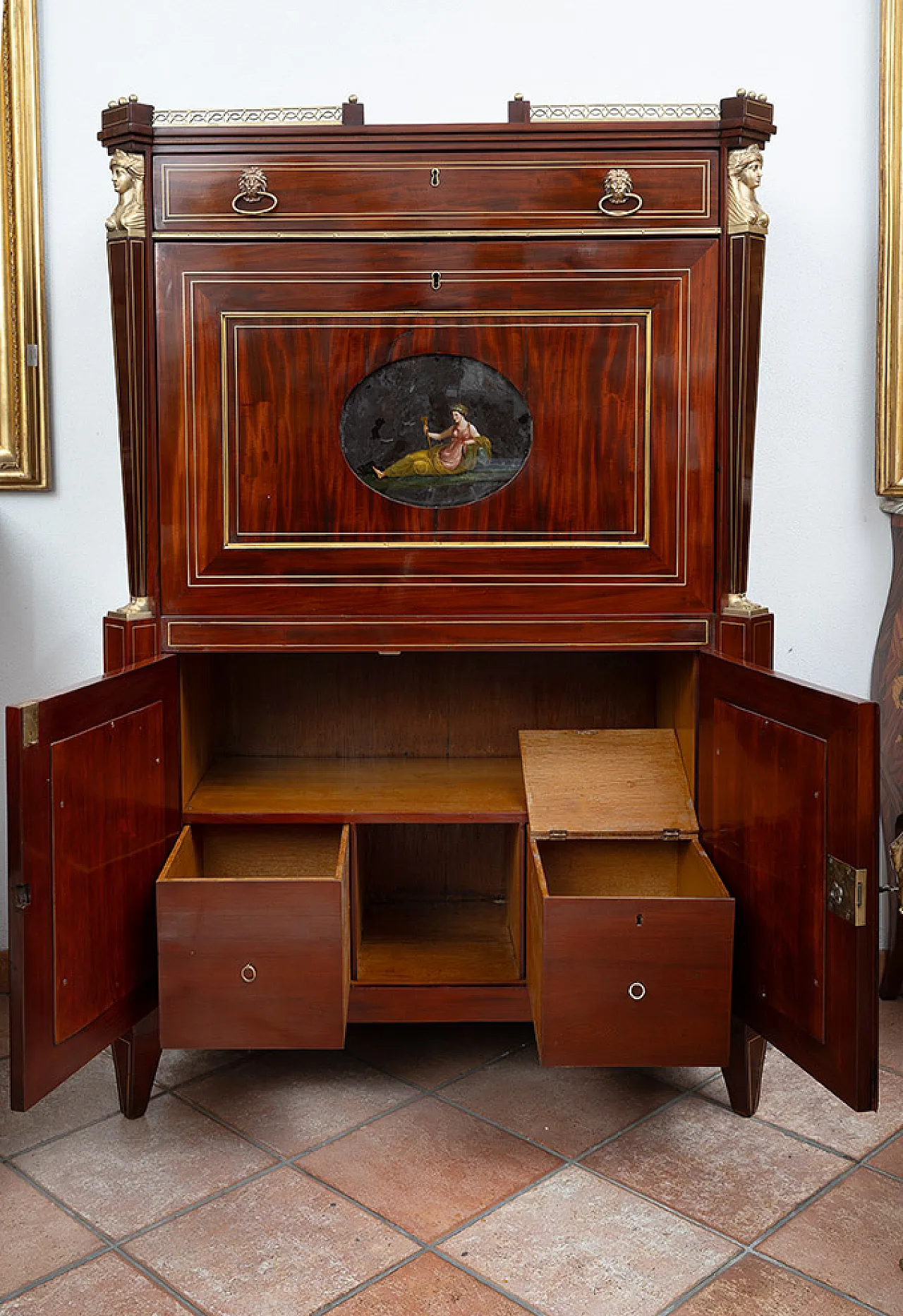 Mahogany feather secretaire with inserts, 19th century 7