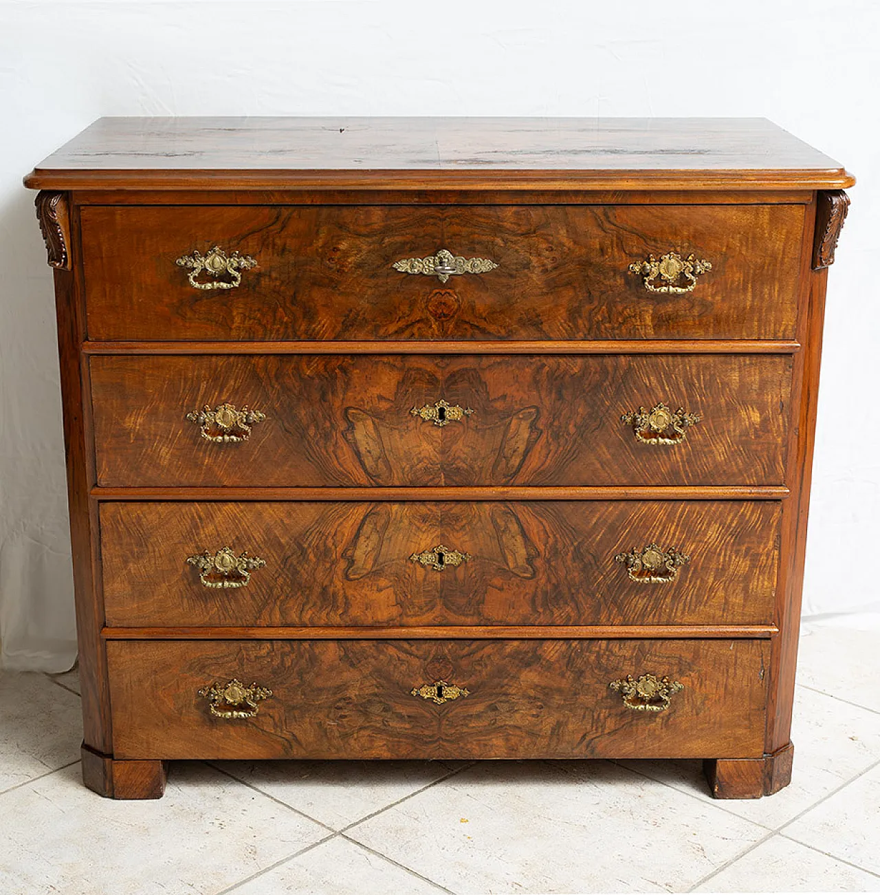 Biedermeier commode in walnut root, late 19th century 2