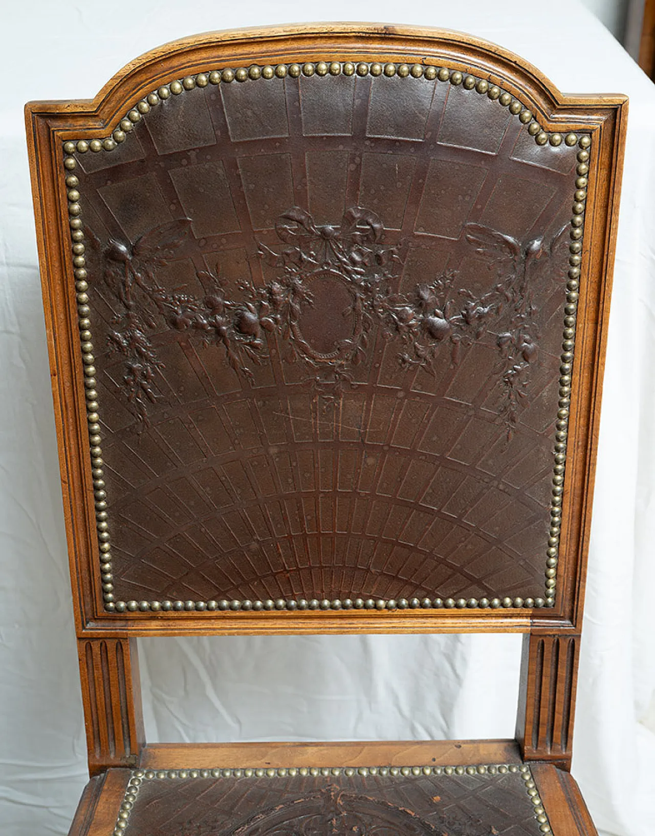 6 Napoleon III chairs in solid walnut, 19th century 2