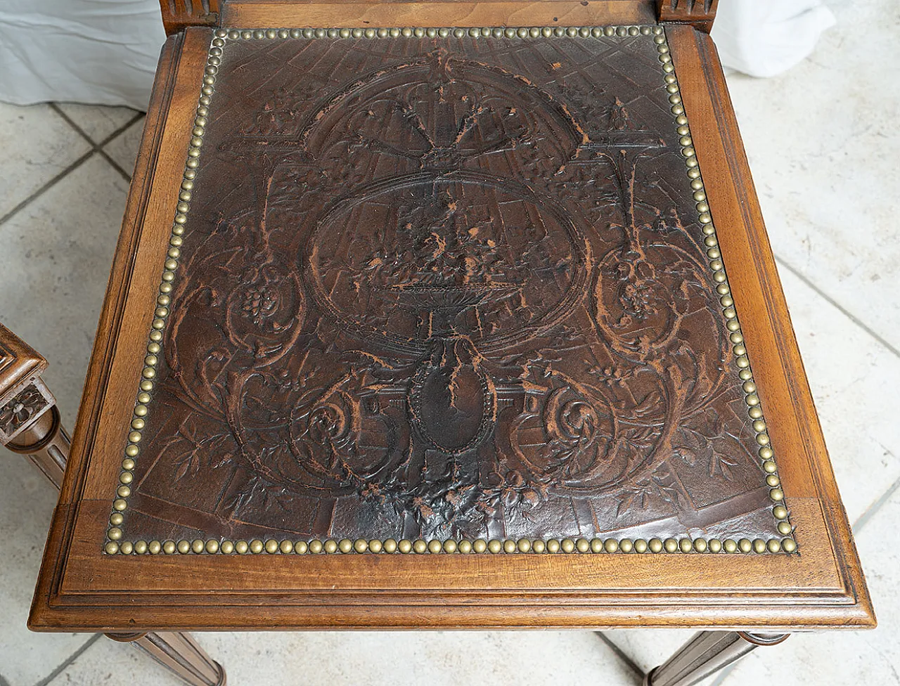 6 Napoleon III chairs in solid walnut, 19th century 3