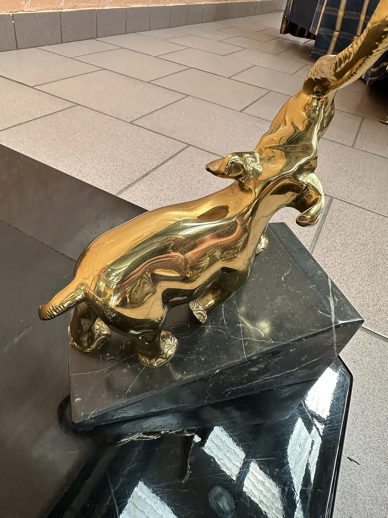 Tavolino Maison Romèo con elefanti laminati oro, Parigi, anni ’70 8