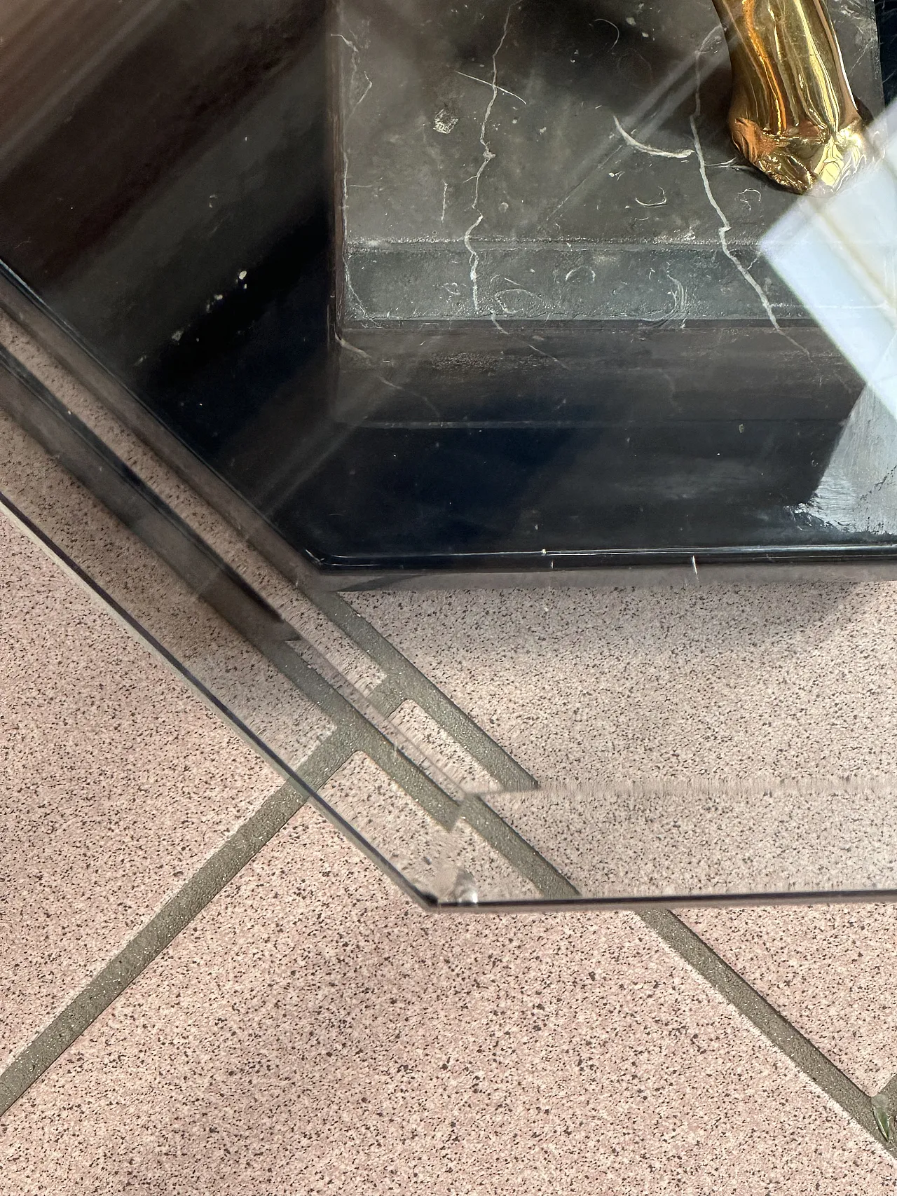 Tavolino Maison Romèo con elefanti laminati oro, Parigi, anni ’70 15