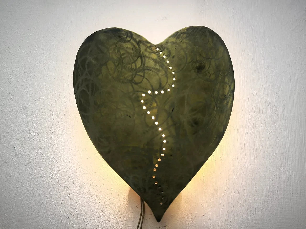 Heart-shaped wall lamp in brass, 1960s 5