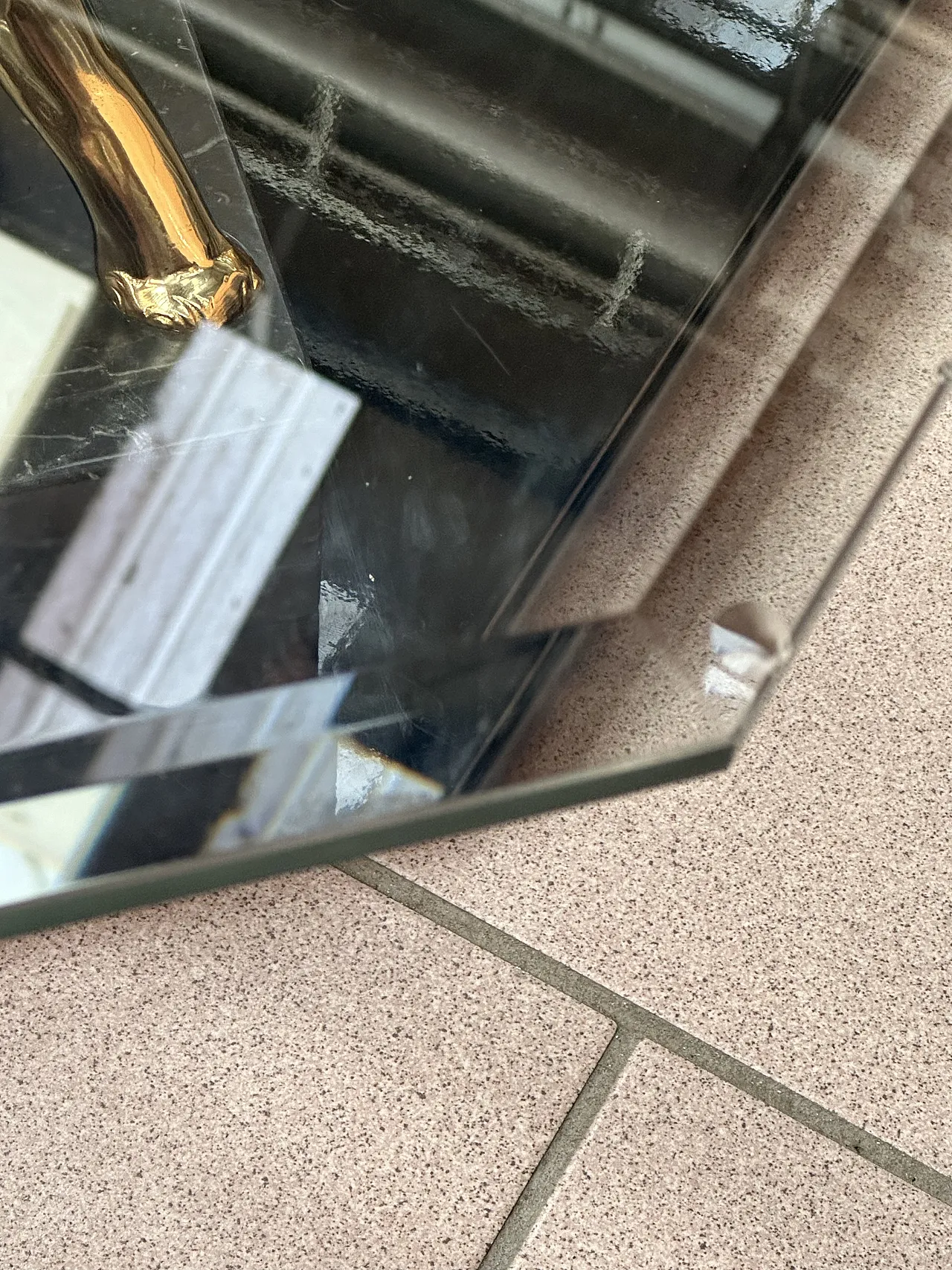 Tavolino Maison Romèo con elefanti laminati oro, Parigi, anni ’70 17