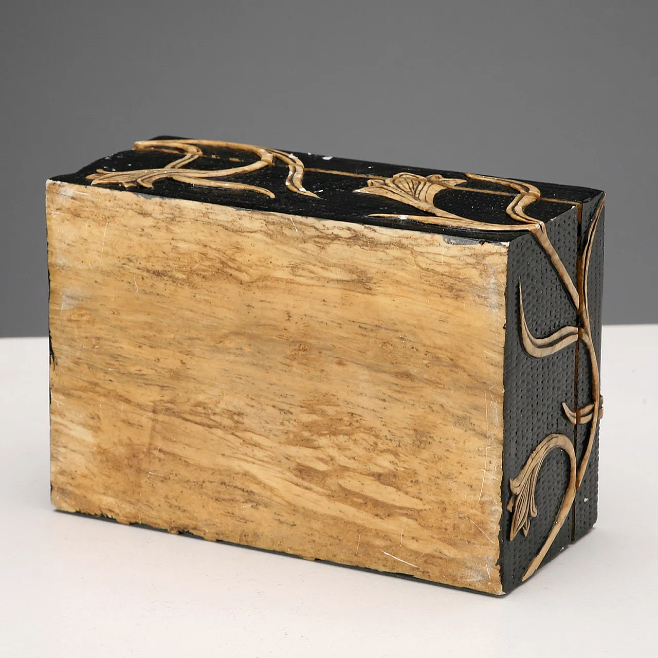Carved stone jewelry box, 20th century 7