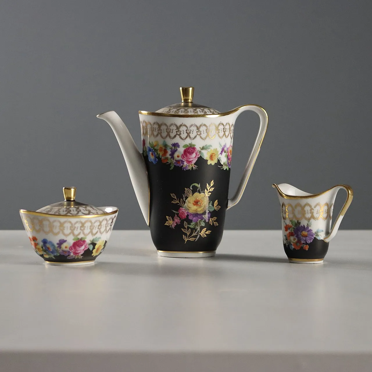 Tete a Tete service in Vieux Limoges porcelain, 20th century 6