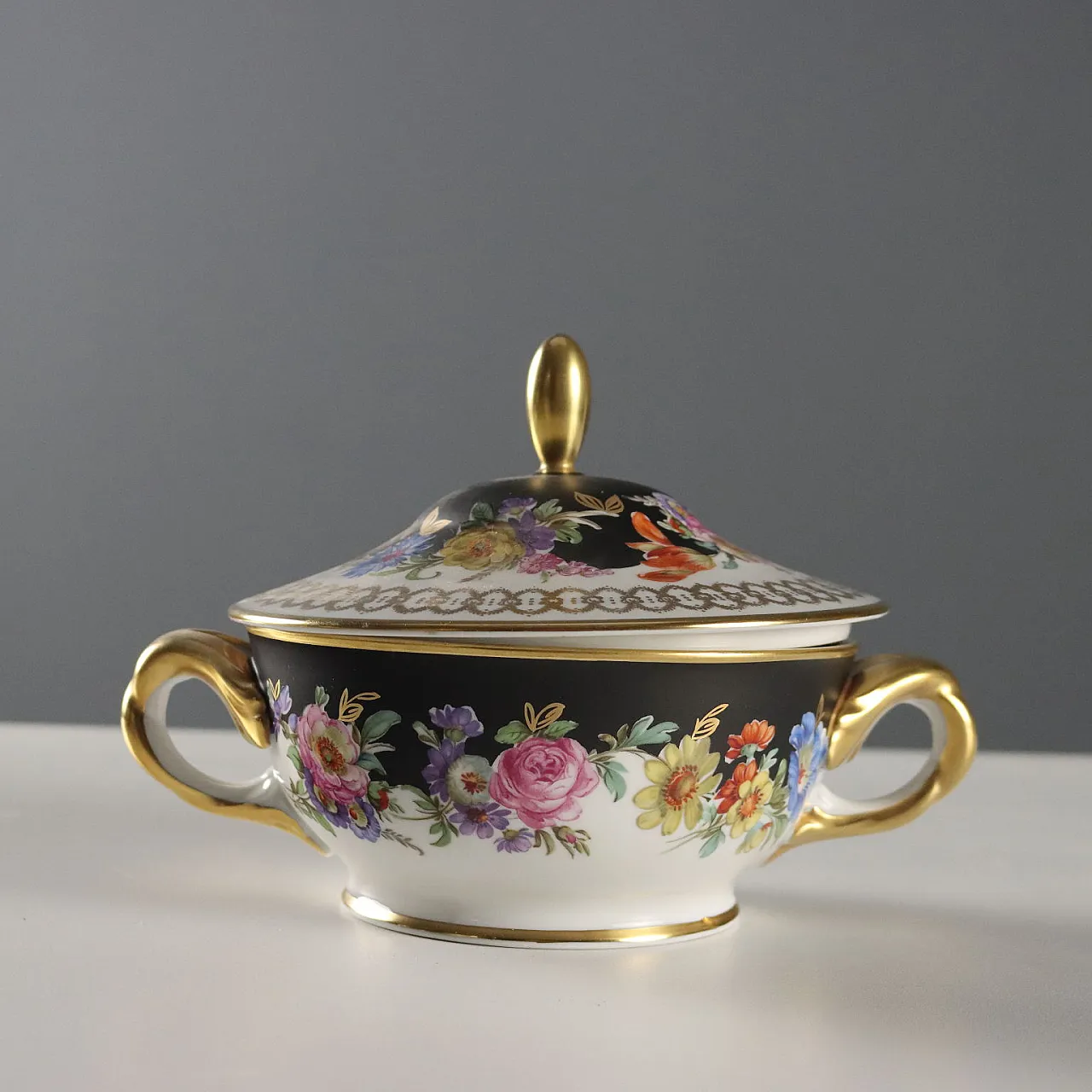 Tete a Tete service in Vieux Limoges porcelain, 20th century 8