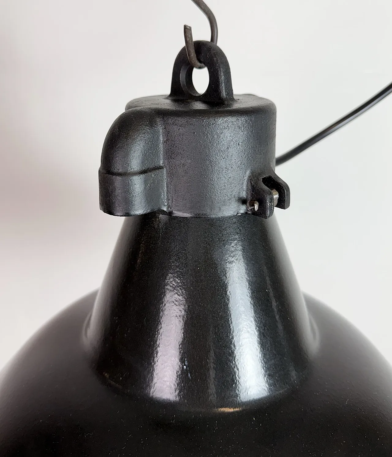 Set of 4 Industrial Black Enamel Factory Lamps with Cast Iron Top, 195 13
