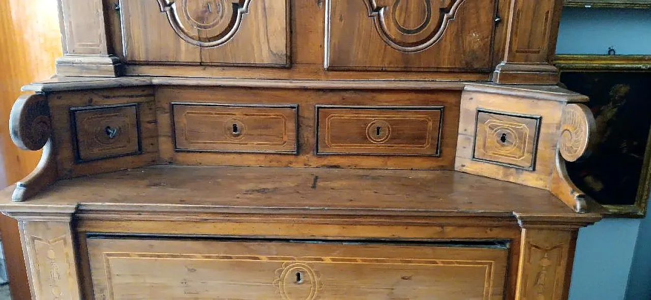 Wooden sacristy sideboard with shelf, 18th century 4