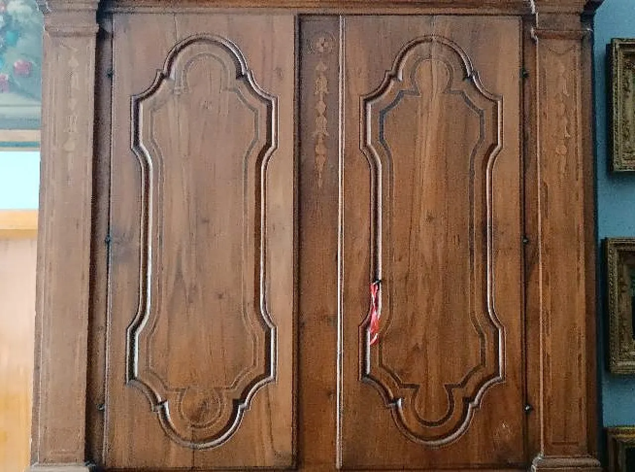 Wooden sacristy sideboard with shelf, 18th century 6