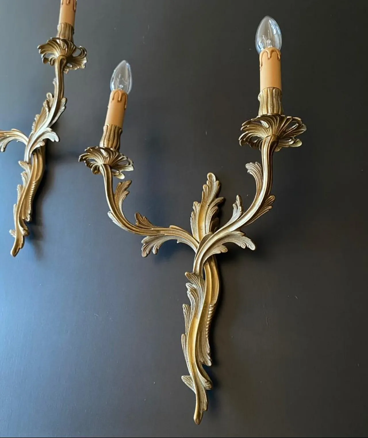 Coppia di applique in bronzo, anni '50 2