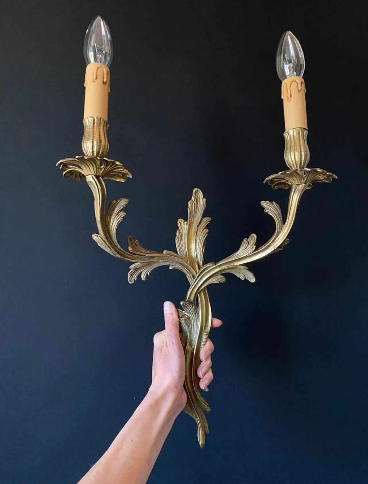 Coppia di applique in bronzo, anni '50 3