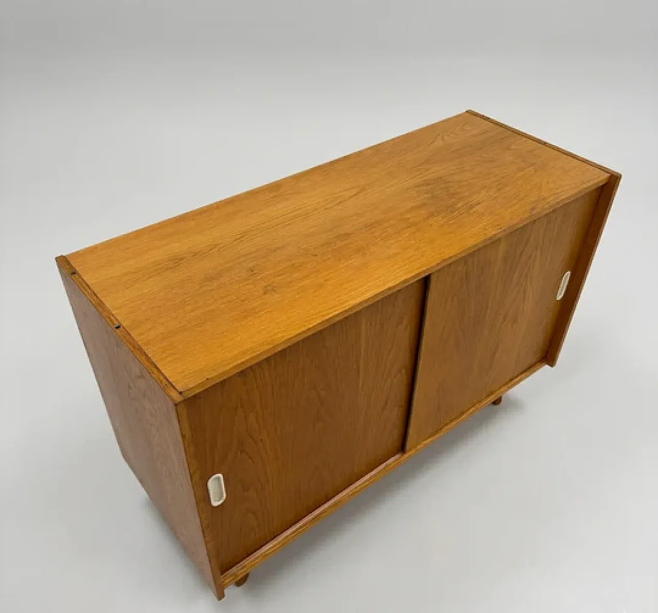 Cassettiera impiallacciata di Jiří Jiroutek, U-452, anni '60 5