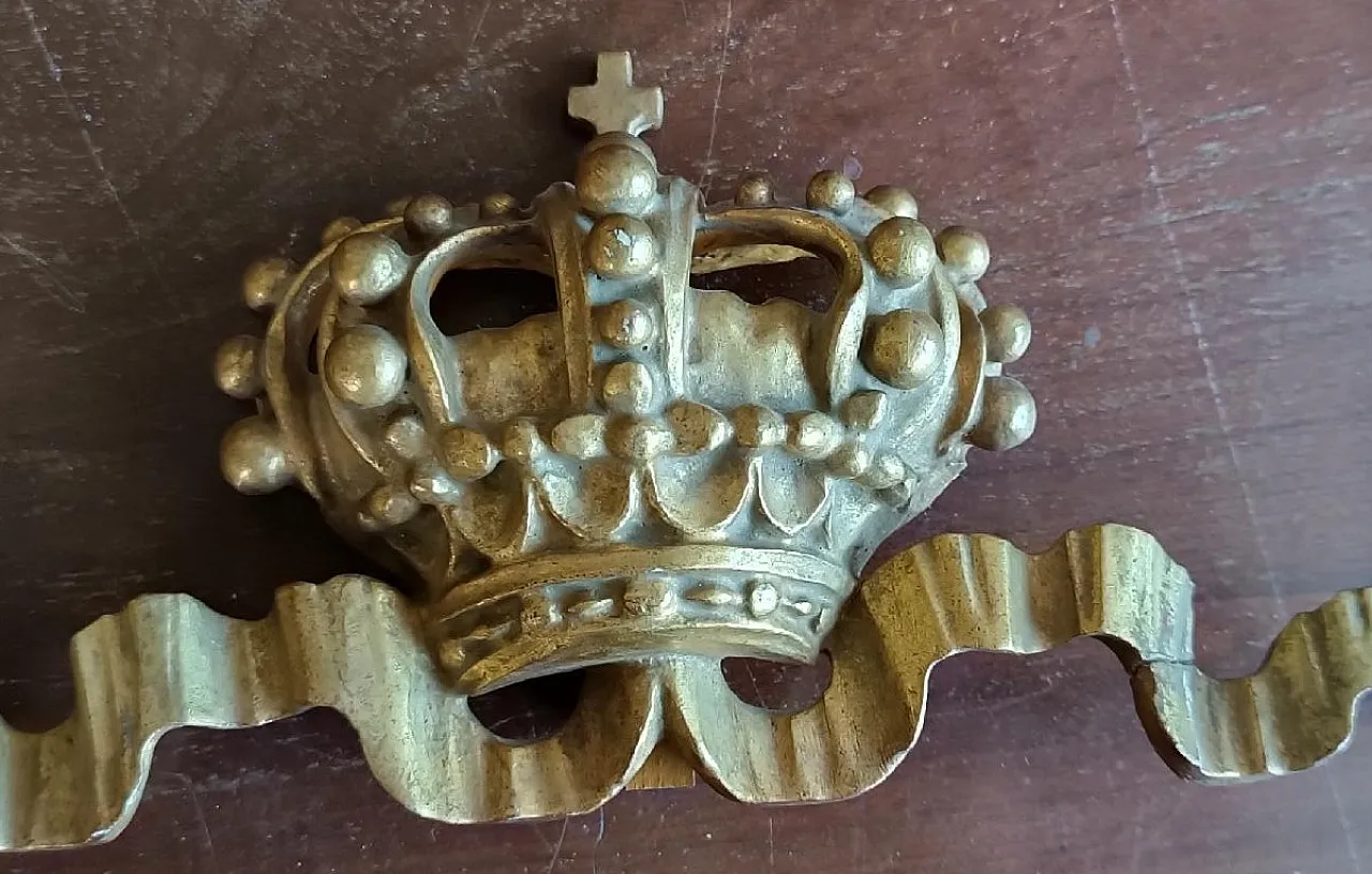 Gilded wooden frieze, mid-18th century 3