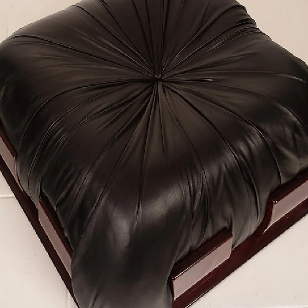 Pouf Dragone in pelle e padouk, anni '70 3