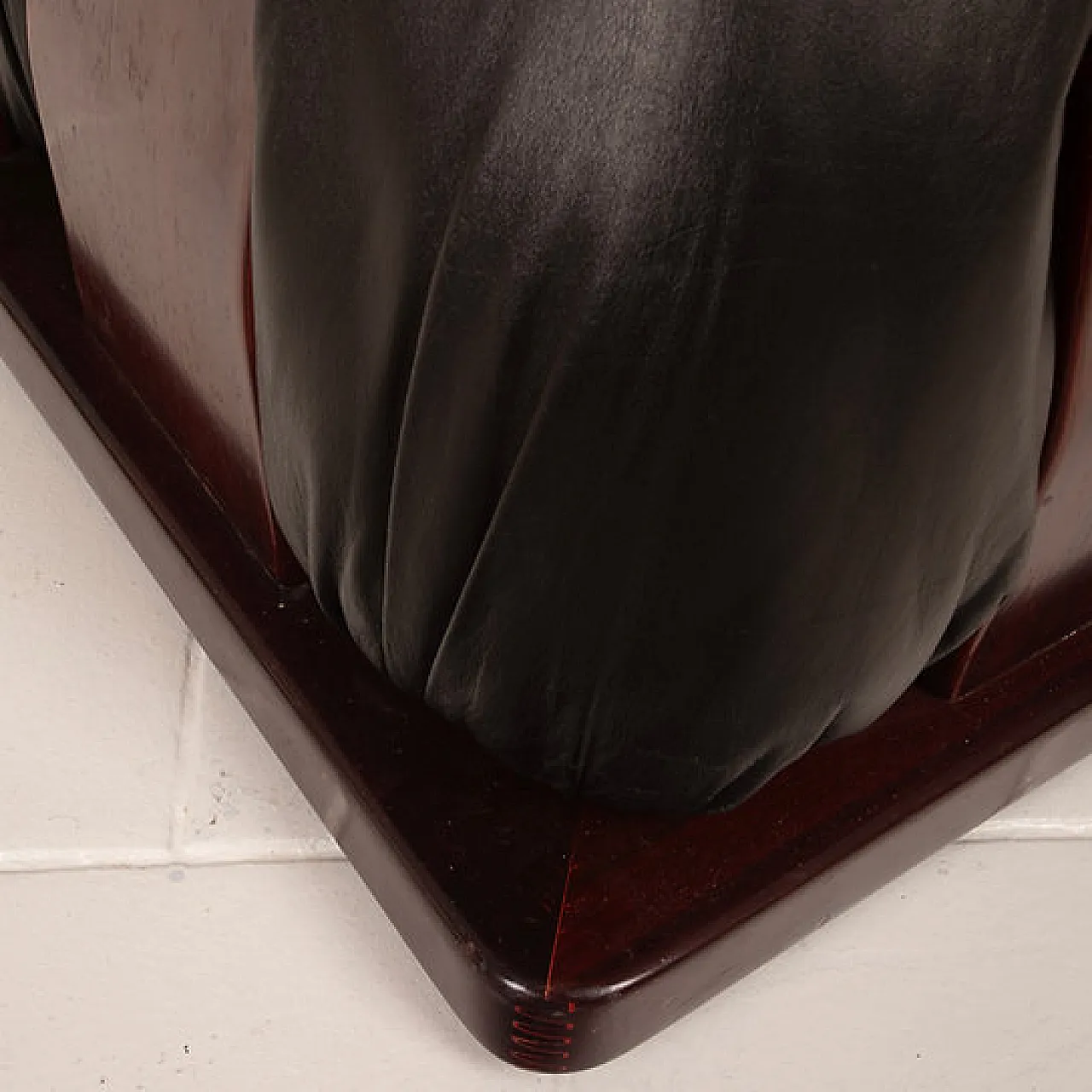 Pouf Dragone in pelle e padouk, anni '70 4