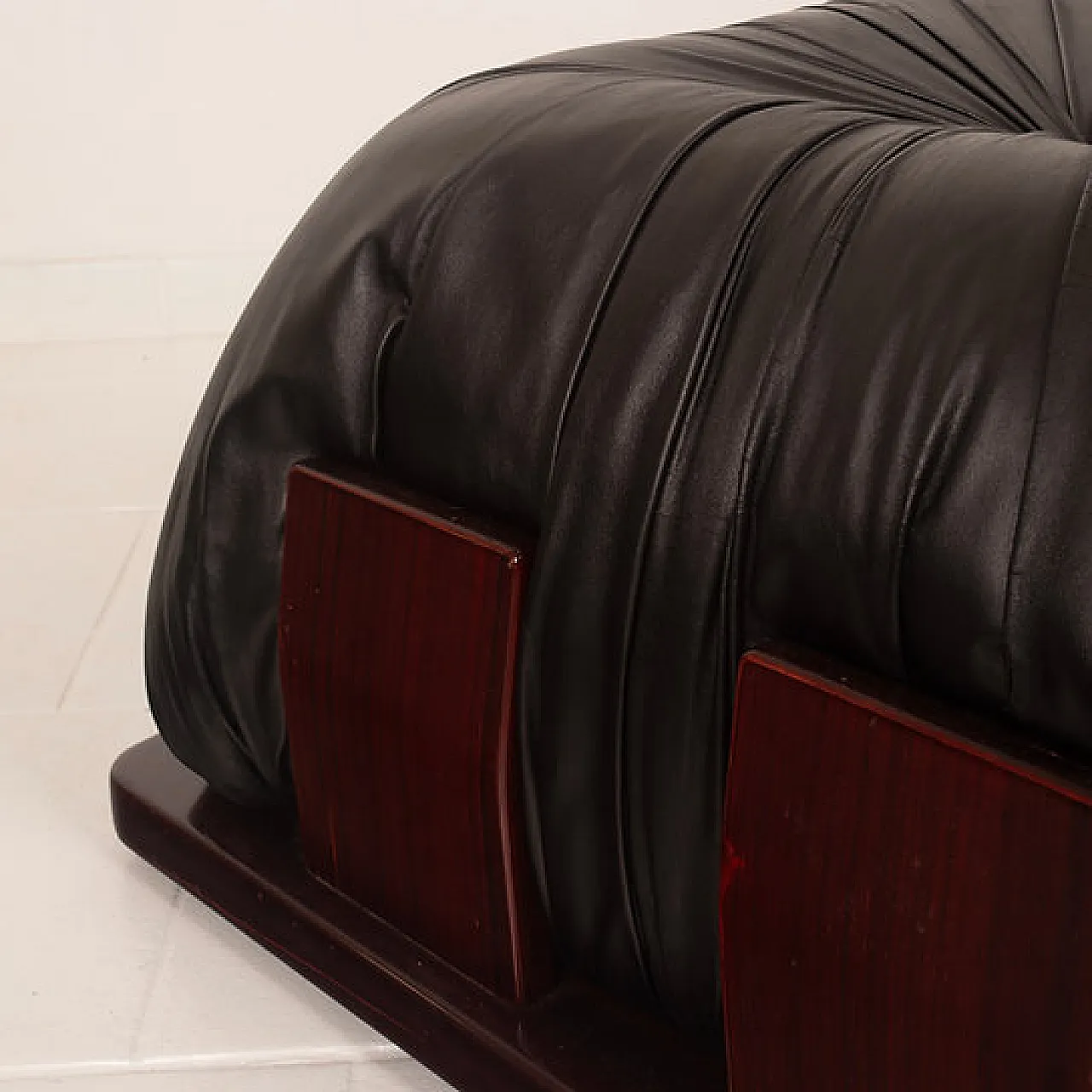 Pouf Dragone in pelle e padouk, anni '70 10