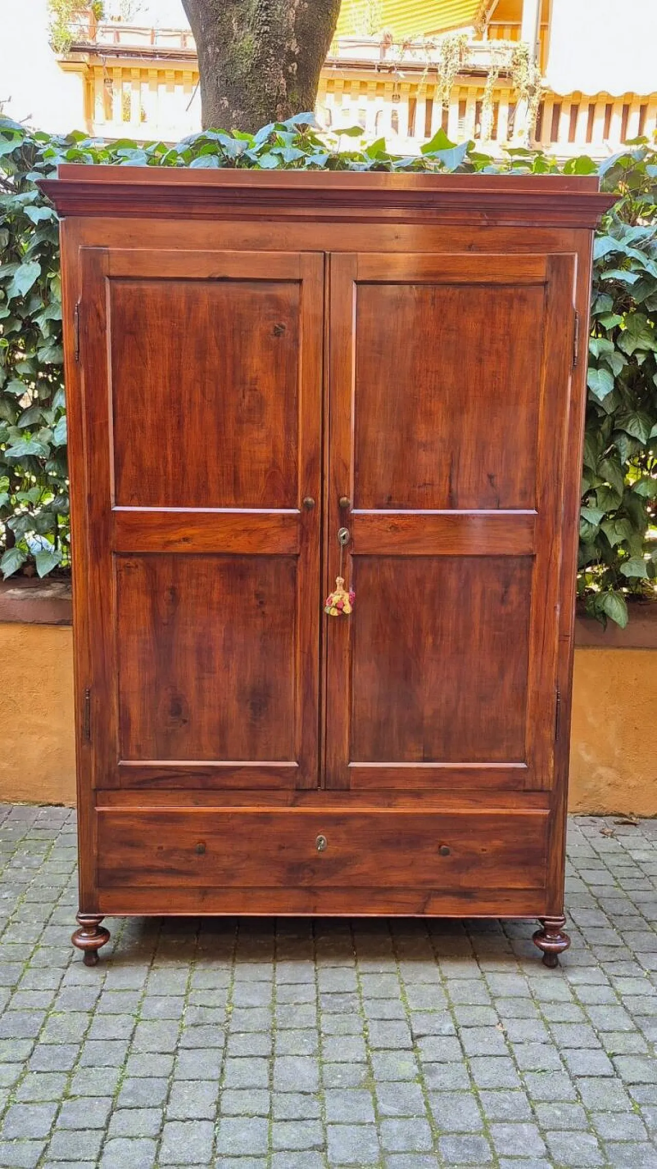 Armadio in legno di noce, '800 1