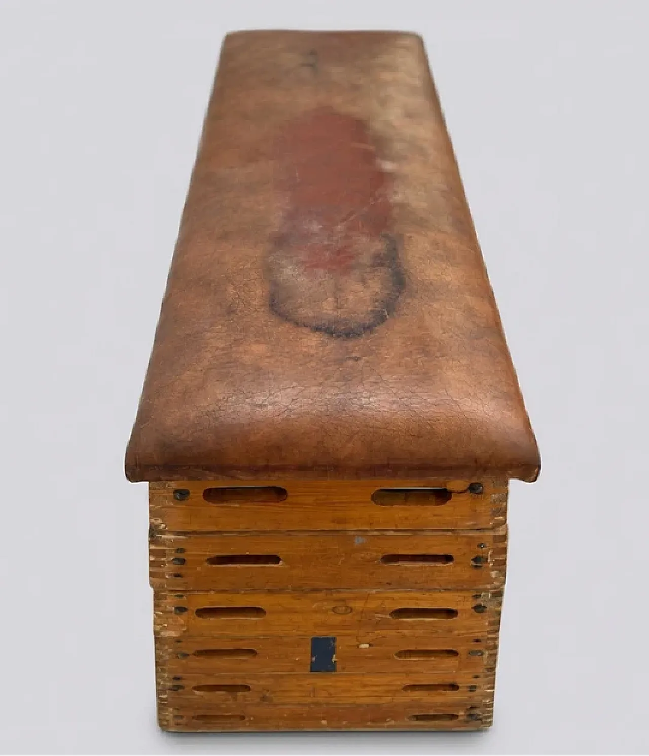 Gym vaulting box in wood and leather, mid-20th century 4